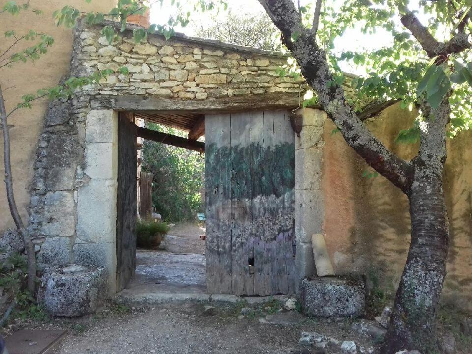Le Jas Des Aiguiers Ξενοδοχείο Saint-Saturnin-les-Apt Εξωτερικό φωτογραφία